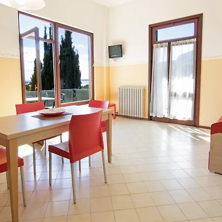 Uliveto Aparthotel 3*